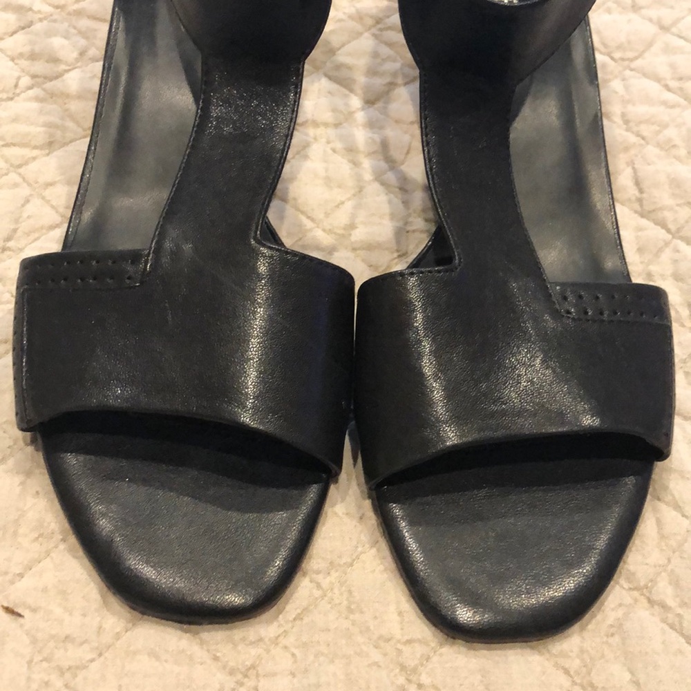 VanEli sandal 12M perfect condition
